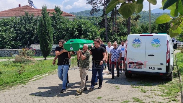  Emine Yıldıran dualarla son yolculuğuna uğurlandı