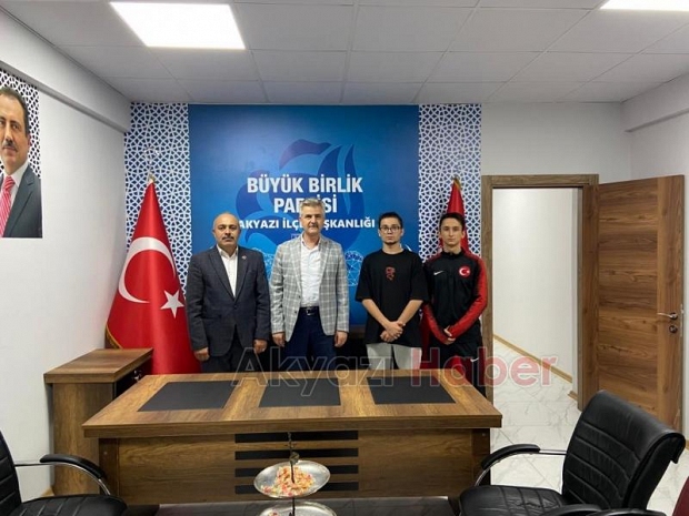BBP Genel Başkan Yardımcısı'ndan Akyazı İlçe Başkanlığına ziyaret