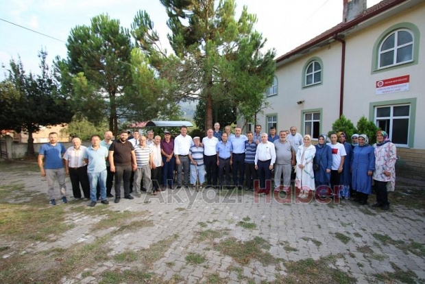 AK Parti'den Akyazı'da esnaf ve vatandaş ziyareti