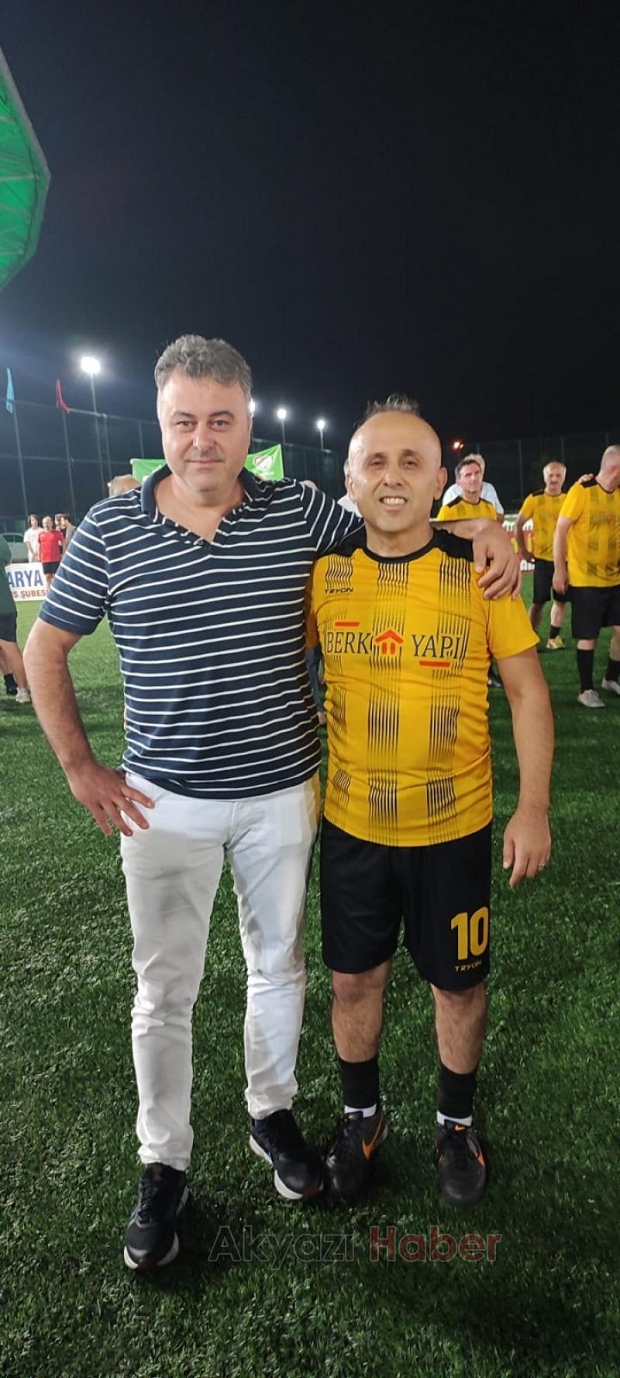 Berk Yapı Akyazı Olgunlar'da şampiyon oldu