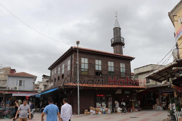 Orta Camii, 3 asra yaklaşan tarihiyle ayakta