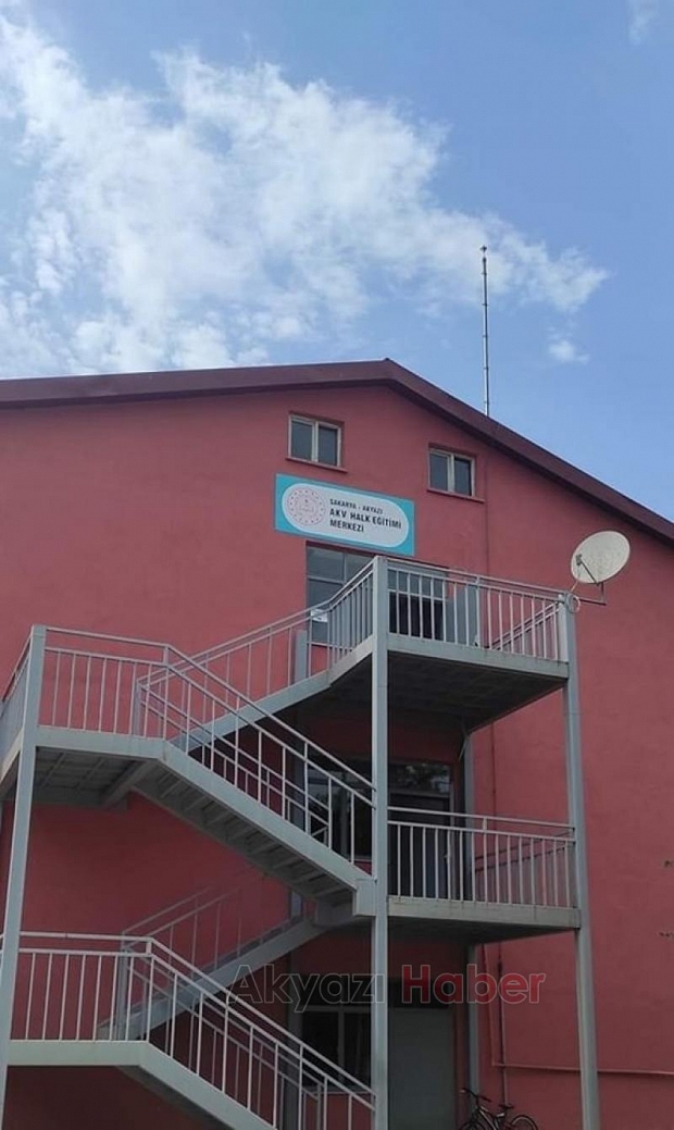 Akyazı'da üniversiteye hazırlık kursuna kayıtlar başladı