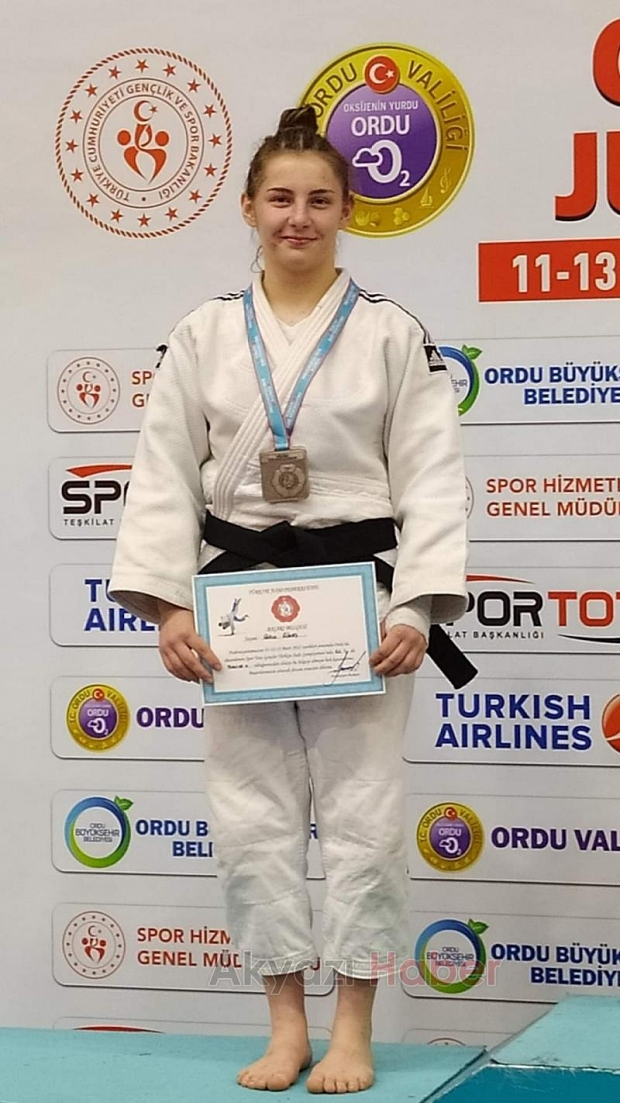 Akyazılı Gökçe'nin hedefi Balkanlarda kürsüye çıkmak