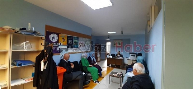 Akyazı Medya ve Basın Birliği'nden İlçe Sağlık Müdürüne ziyaret