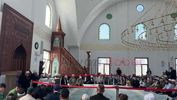 Akyazı'da hafızlığı tamamlayan 39 öğrenci için icazet programı