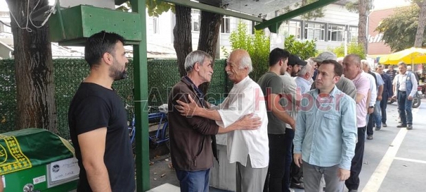 Özden Aydın, Güler Sezer ve İlhan Topuz Defnedildi