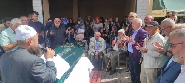  Özden Aydın, Güler Sezer ve İlhan Topuz Defnedildi