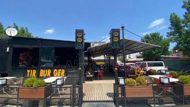 Tır Burger Akyazı'da Hizmete Başladı