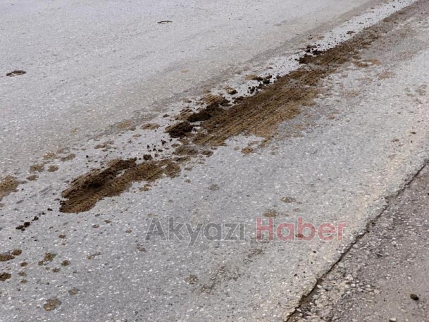 Caddeye gübre döke döke gitti, kokudan durulamadı