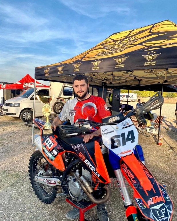 Sakaryalı sporcudan Motokros Şampiyonası'nda ikincilik