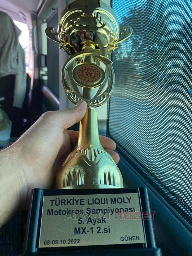 Sakaryalı sporcudan Motokros Şampiyonası'nda ikincilik