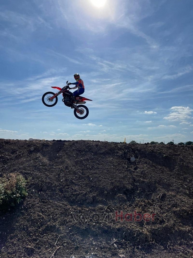 Sakaryalı sporcudan Motokros Şampiyonası'nda ikincilik