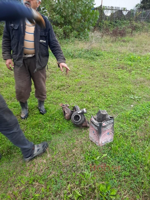 Malzeme çaldılar, fark edilince bırakıp kaçtılar