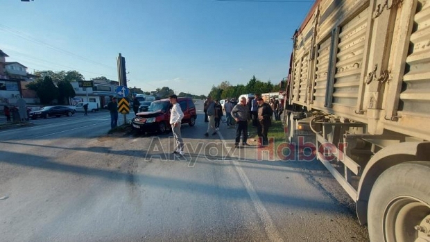 Akyazı'da kaza: İki yaralı