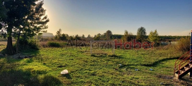 Akyazı'da belediyeye bakımsız park tepkisi