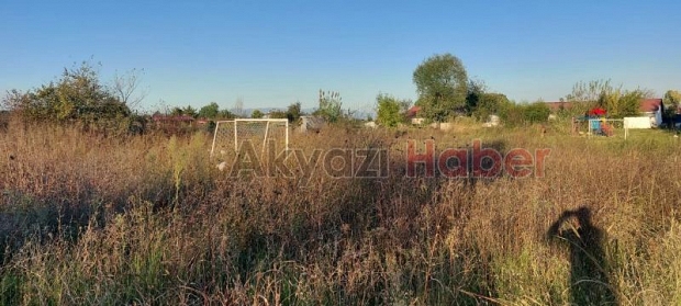 Akyazı'da belediyeye bakımsız park tepkisi