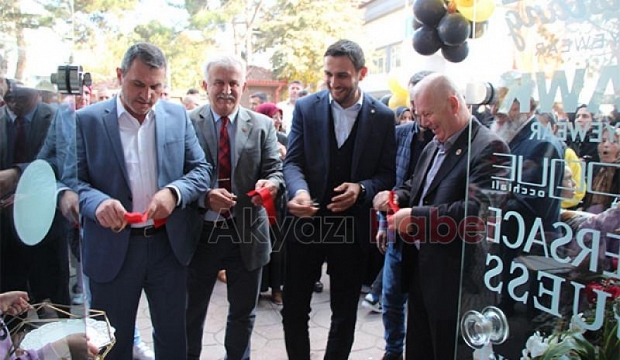 Esra Optik hizmete başladı