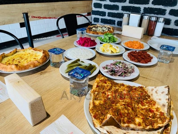 Akyazı Restoran'da Şölen, Ziyafet, Şenlik!