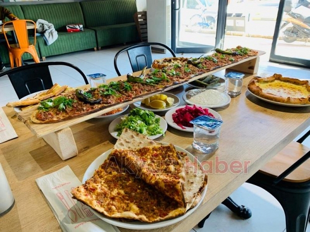 Akyazı Restoran'da Şölen, Ziyafet, Şenlik!