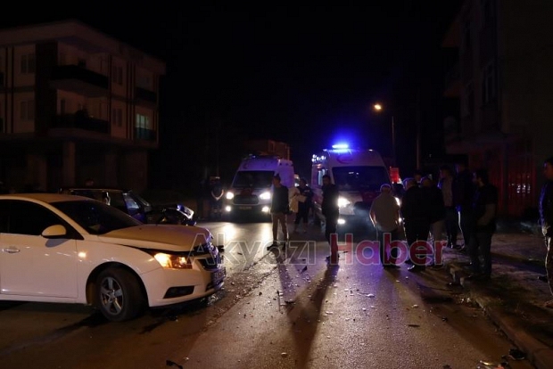 Akyazı'da kaza 2 yaralı