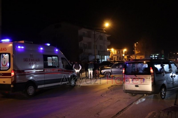 Akyazı'da kaza 2 yaralı