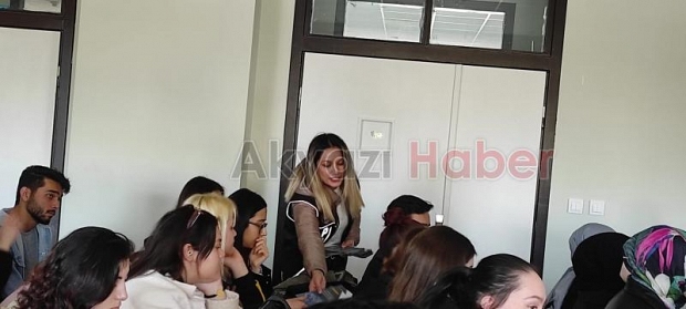 Akyazı'da üniversitelilere uyuşturucuyla mücadele söyleşisi