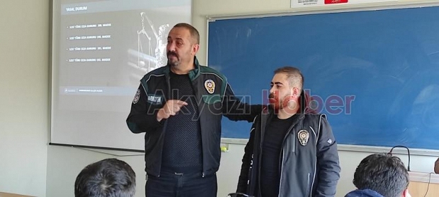 Akyazı'da üniversitelilere uyuşturucuyla mücadele söyleşisi