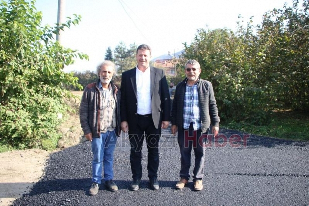 Akyazı’da asfalt atağı sürüyor