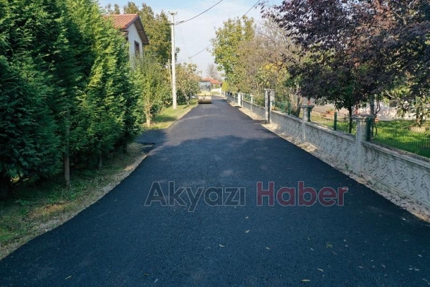 Akyazı’da asfalt atağı sürüyor
