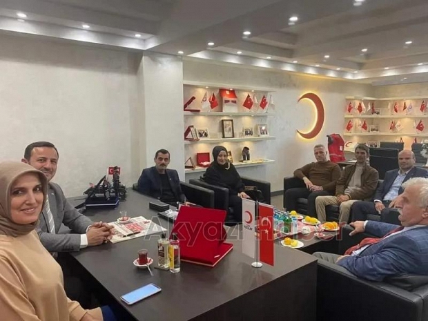 MHP Akyazı'dan, Kızılay ziyareti