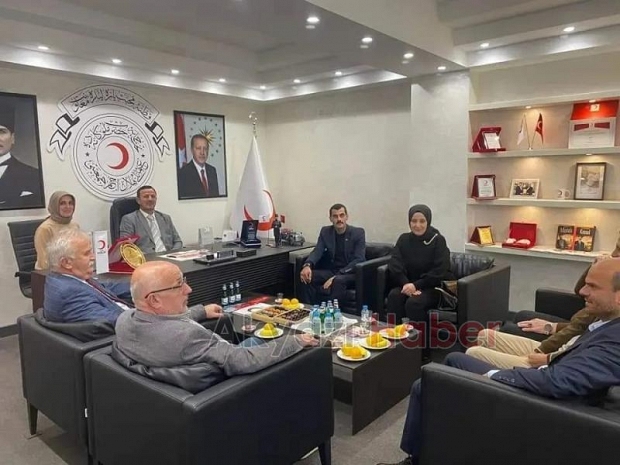 MHP Akyazı'dan, Kızılay ziyareti