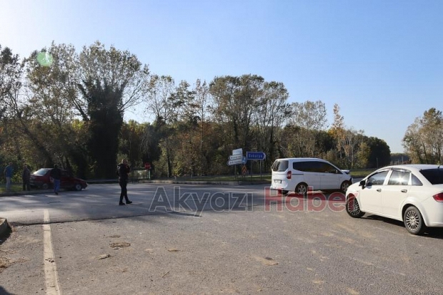 Akyazı'da kaza: 4 yaralı