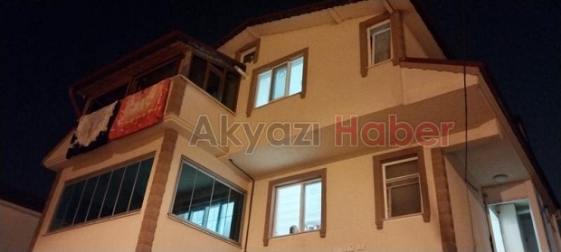 Yorgun mermi çatıyı delip yatağa düştü