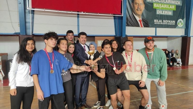 Akyazı Fakülte ve MYO'da Voleybol turnuvası