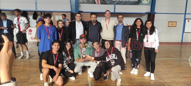 Akyazı Fakülte ve MYO'da Voleybol turnuvası