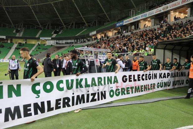 Akyazılı öğrenciler Sakarya maçını izledi