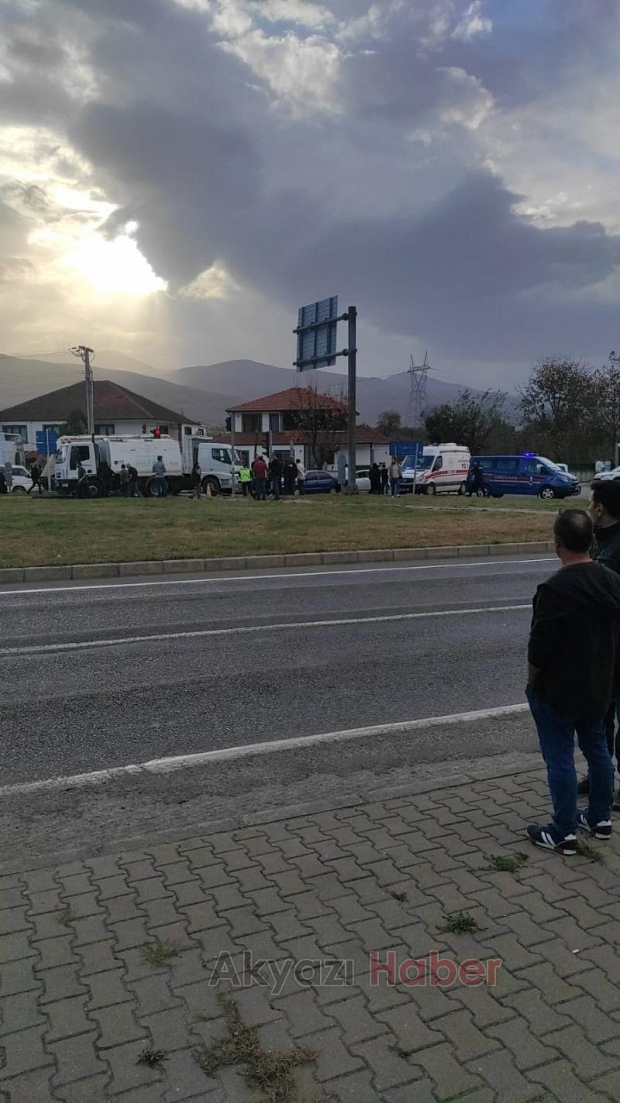 Akyazı'da motosiklet sürücüsü feci şekilde öldü