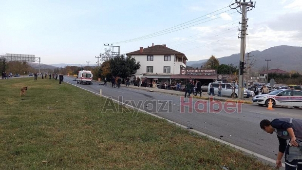Akyazı'da motosiklet sürücüsü feci şekilde öldü