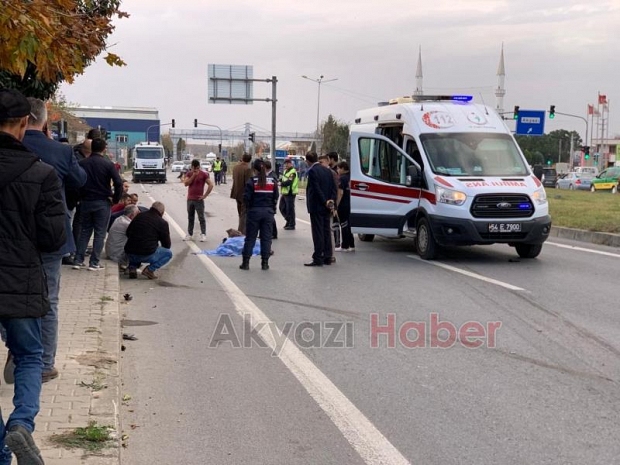 Akyazı'da motosiklet sürücüsü feci şekilde öldü