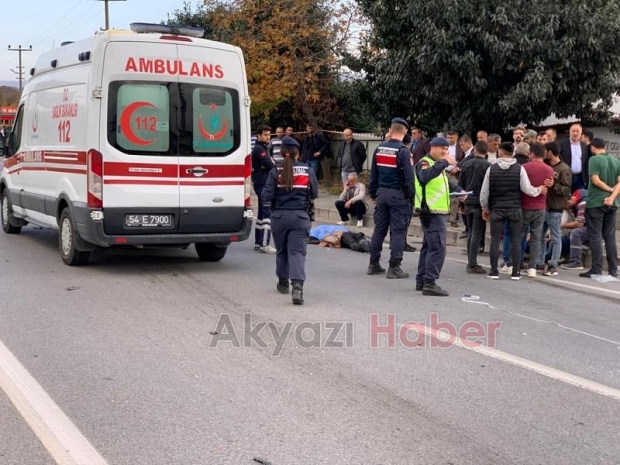 Akyazı'da motosiklet sürücüsü feci şekilde öldü