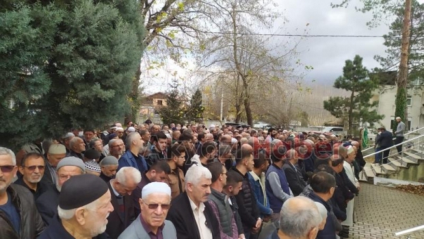 Yıldırım ve Sayılı Defnedildi