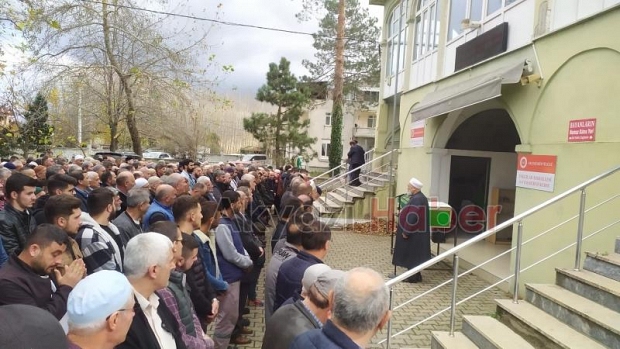 Yıldırım ve Sayılı Defnedildi