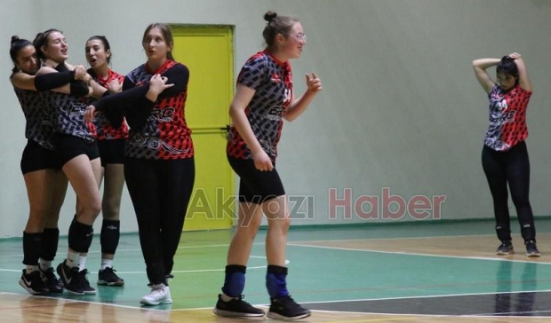 Alaağaçspor A ve B Voleybol takımlarında hedef şampiyonluk