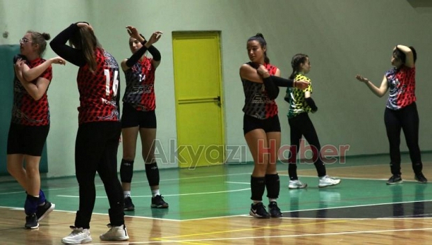 Alaağaçspor A ve B Voleybol takımlarında hedef şampiyonluk