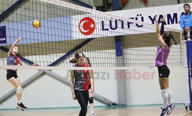 Alaağaçspor A ve B Voleybol takımlarında hedef şampiyonluk
