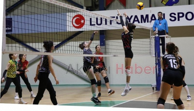 Alaağaçspor A ve B Voleybol takımlarında hedef şampiyonluk