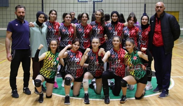 Alaağaçspor A ve B Voleybol takımlarında hedef şampiyonluk