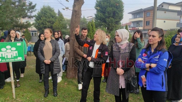 Afad Akyazı'da Çök Kapan Tutun tatbikatı gerçekleştirdi