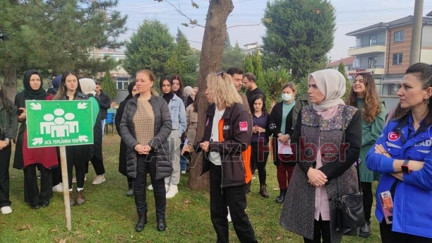 Afad Akyazı'da Çök Kapan Tutun tatbikatı gerçekleştirdi