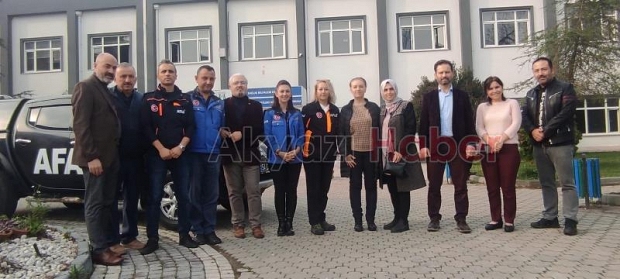 Afad Akyazı'da Çök Kapan Tutun tatbikatı gerçekleştirdi